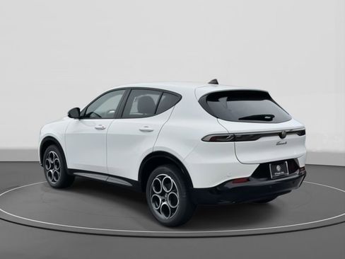 New 2025 Alfa Romeo Tonale AWD/4WD image 4
