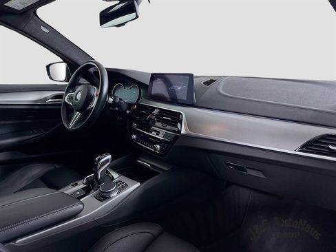 Used 2019 BMW M5 w/ Executive Package image 36