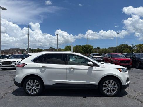 Used 2020 Ford Edge Titanium FWD image 2