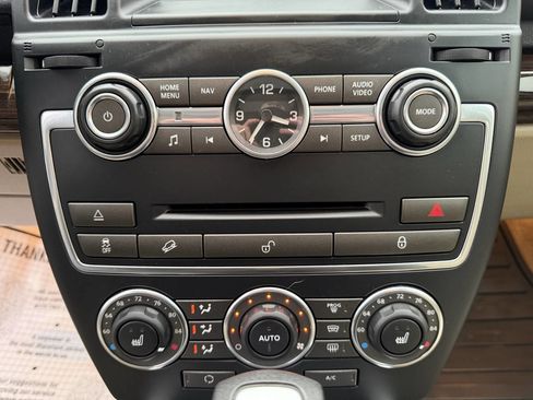 Used 2014 Land Rover LR2 HSE image 22