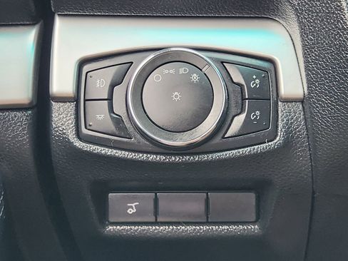 Used 2016 Ford Explorer XLT w/ Equipment Group 202A image 23