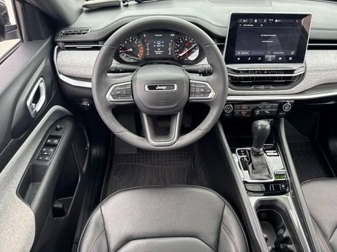 Used 2023 Jeep Compass Latitude w/ Sun and Sound Group image 16