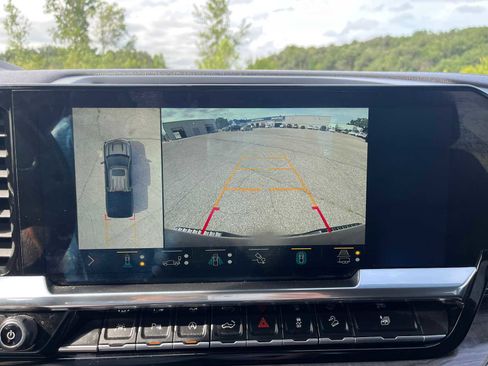 Used 2022 Chevrolet Silverado 1500 LTZ AWD/4WD image 20