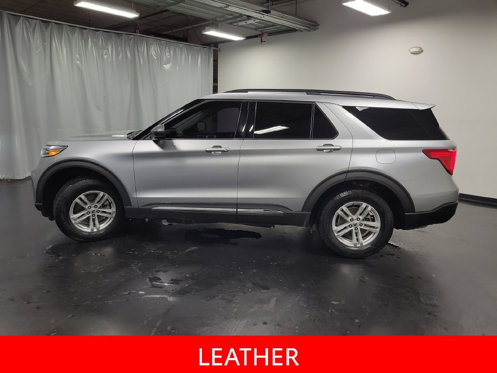 Used 2022 Ford Explorer XLT w/ Equipment Group 202A AWD/4WD image 5