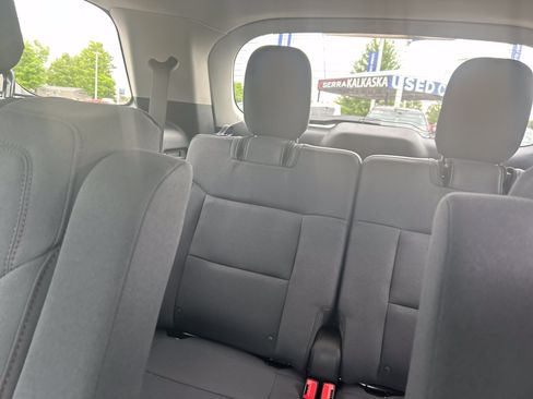 Used 2025 Ford Explorer Active AWD/4WD image 15