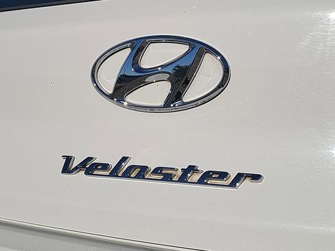 Used 2019 Hyundai Veloster Turbo Ultimate image 8