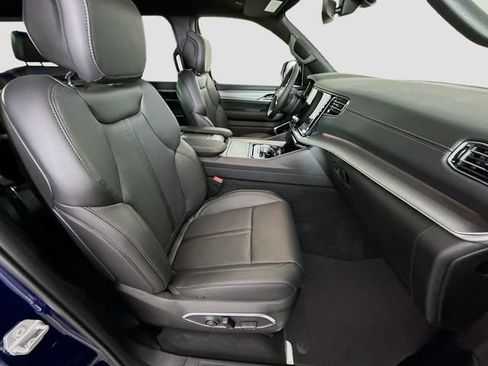 New 2026 Jeep Grand Wagoneer 4WD w/ Premium Group I image 30