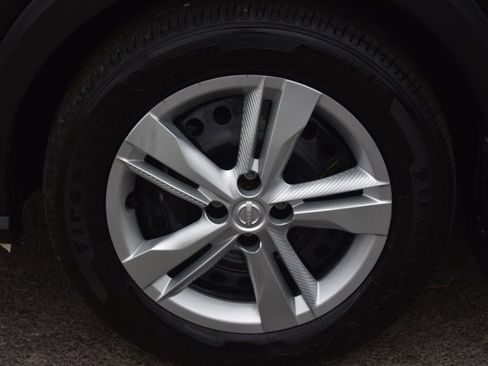 Used 2025 Nissan Kicks Play S image 10