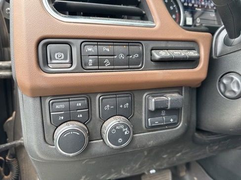 Used 2021 Chevrolet Suburban High Country w/ Premium Package image 8