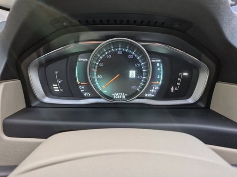 Used 2016 Volvo XC70 T5 Platinum image 23