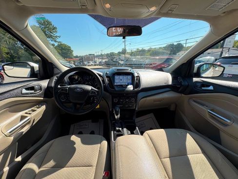 Used 2018 Ford Escape SE w/ SE Sync 3 Package FWD image 22