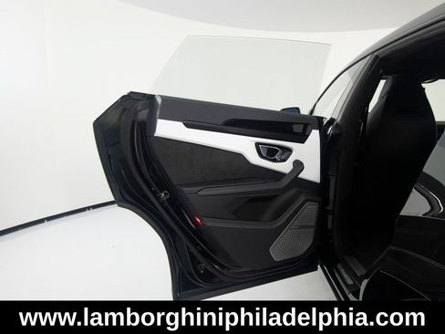 Used 2023 Lamborghini Urus S AWD/4WD image 10