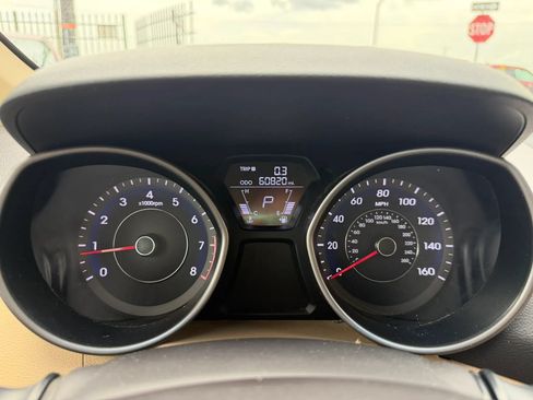 Used 2013 Hyundai Elantra GLS w/ Preferred Pkg FWD image 18