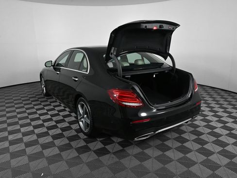 Used 2017 Mercedes-Benz E 300 4MATIC image 31