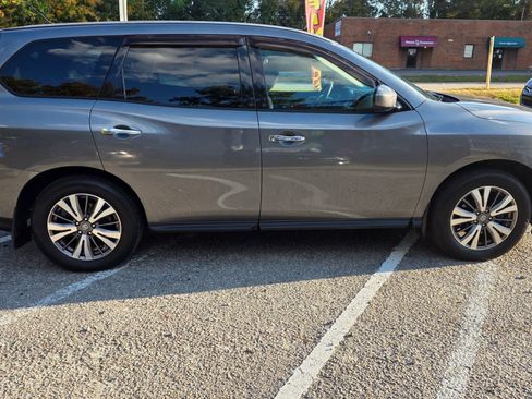 Used 2015 Nissan Pathfinder S image 5