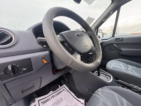 Used 2013 Ford Transit Connect XLT image 17