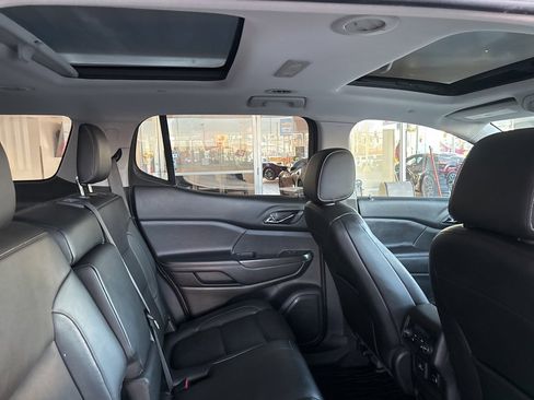 Used 2018 GMC Acadia SLT image 32