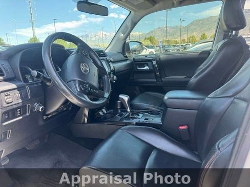 Used 2018 Toyota 4Runner TRD Off-Road AWD/4WD image 8