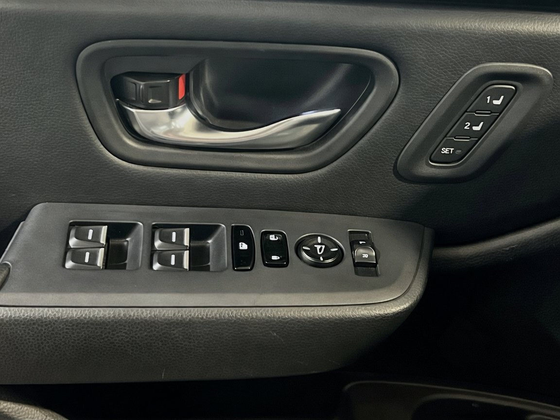 Used 2023 Honda Pilot Touring image 14