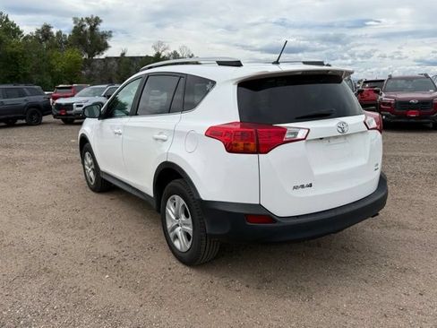 Used 2013 Toyota RAV4 LE AWD/4WD image 3