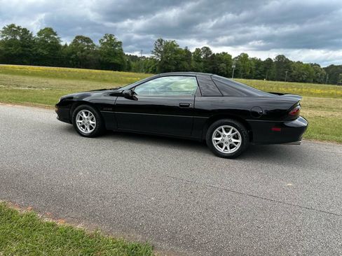 Used 2002 Chevrolet Camaro Z28 RWD image 9