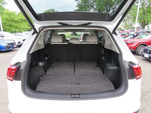 Used 2021 Volkswagen Tiguan SEL w/ 3rd Row Seat Package AWD/4WD image 12