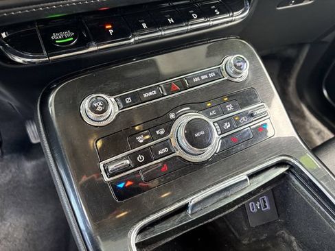 Used 2022 Lincoln Nautilus FWD image 25