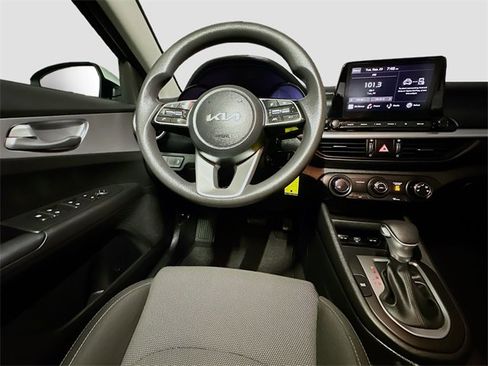 Used 2023 Kia Forte LXS image 33