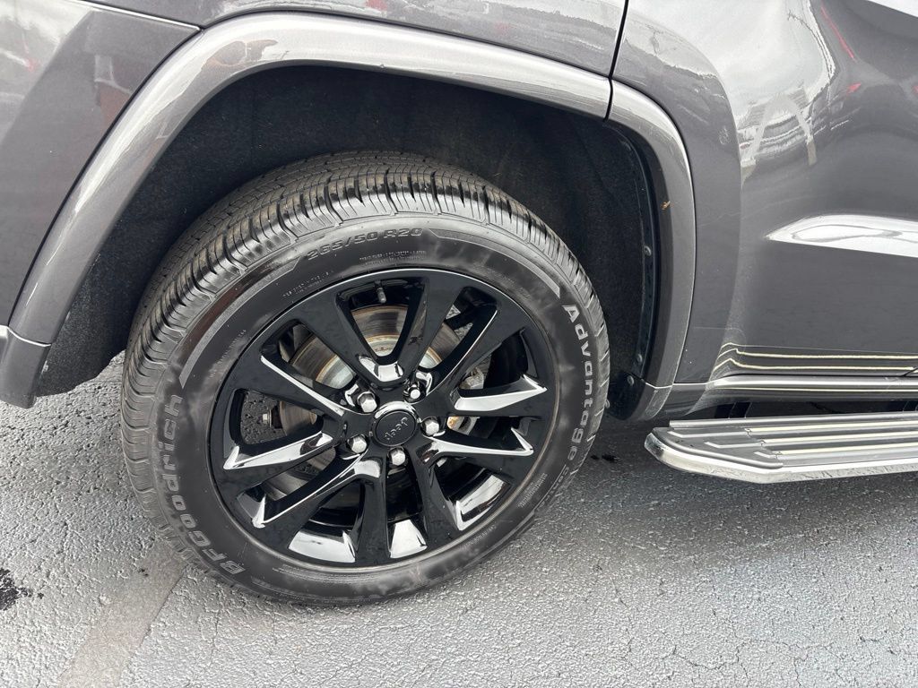 Used 2018 Jeep Grand Cherokee Altitude AWD/4WD image 11