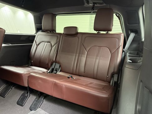 Used 2024 Ford Expedition Limited image 26