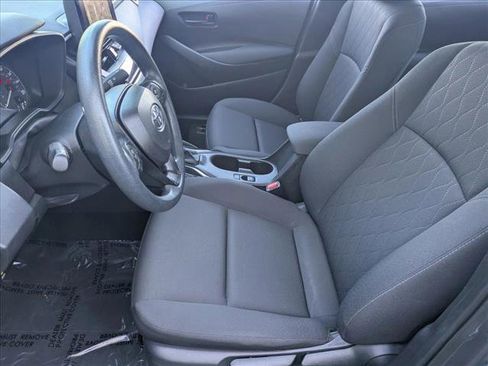 Used 2025 Toyota Corolla LE image 14