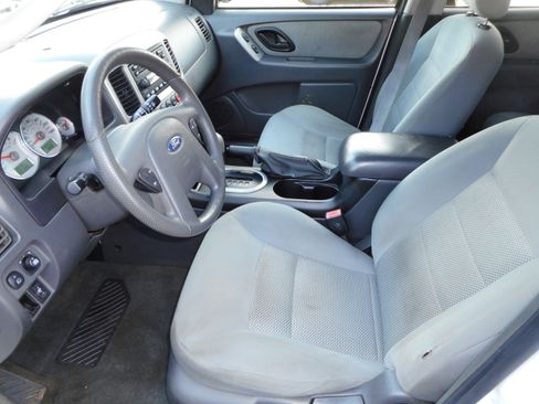 Used 2005 Ford Escape 4WD Hybrid image 13