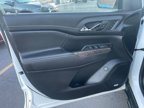 Used 2023 GMC Acadia Denali w/ Trailering Package image 11