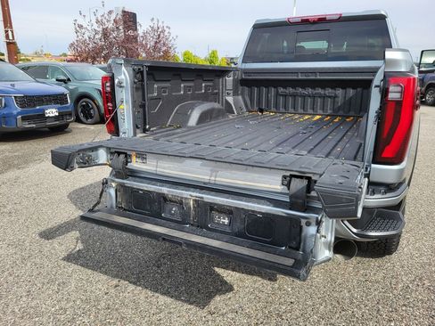 Used 2024 GMC Sierra 2500 Denali Ultimate w/ Max Trailering Package image 10