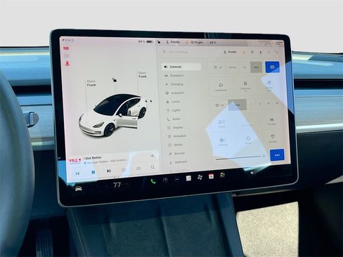 Used 2021 Tesla Model 3 Standard Range Plus image 14