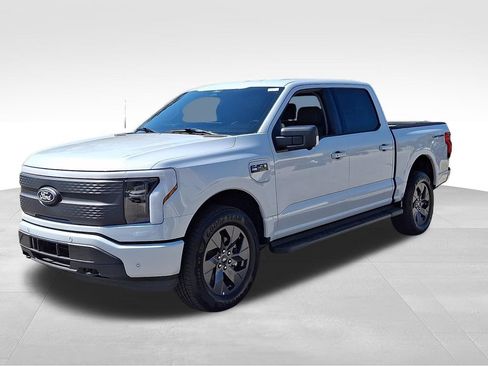 Used 2025 Ford F150 Lightning Flash AWD/4WD image 3
