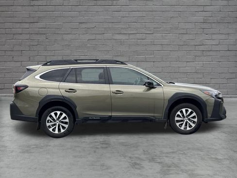 Used 2025 Subaru Outback Premium w/ Popular Package #1A AWD/4WD image 9
