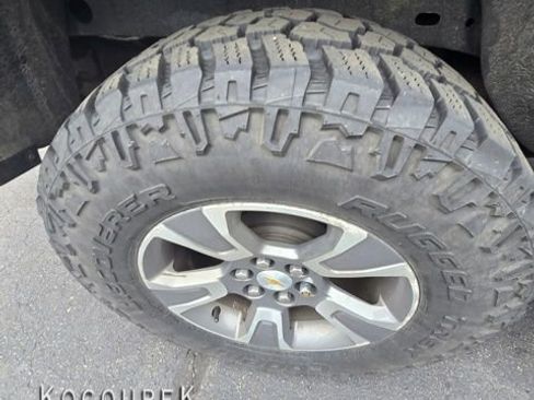 Used 2015 Chevrolet Colorado Z71 AWD/4WD image 14