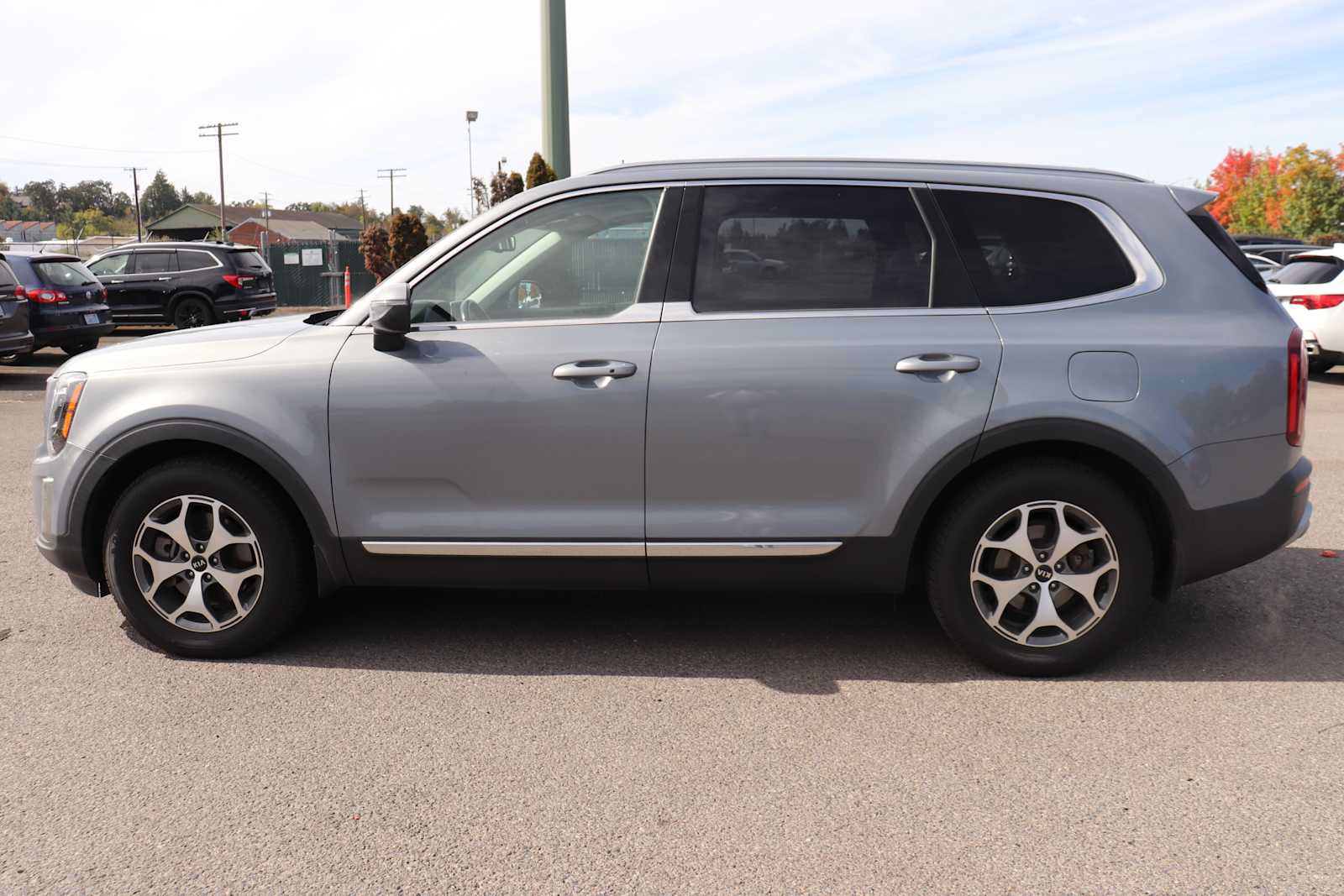 Used 2020 Kia Telluride EX AWD/4WD image 8