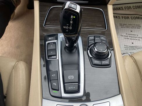 Used 2013 BMW 750Li image 29