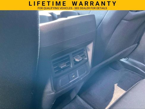 Used 2024 Chevrolet Colorado LT AWD/4WD image 30