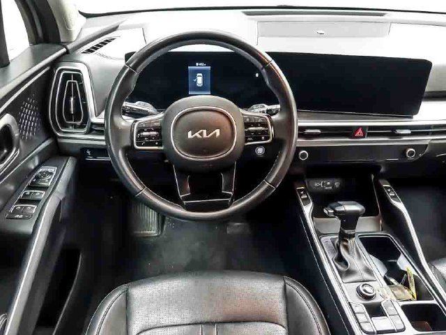 Used 2024 Kia Sorento S FWD image 12