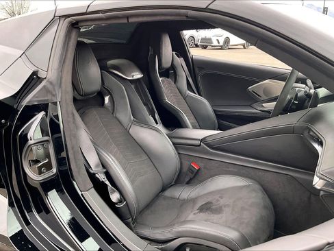 Used 2024 Chevrolet Corvette Stingray Premium Conv w/ Z51 Performance Package image 8