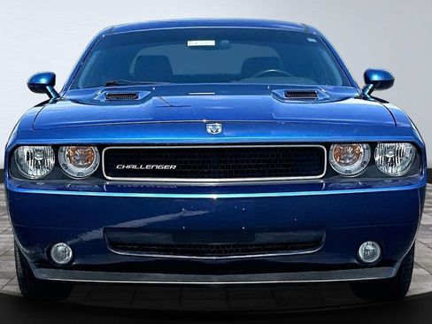Used 2010 Dodge Challenger R/T RWD image 3