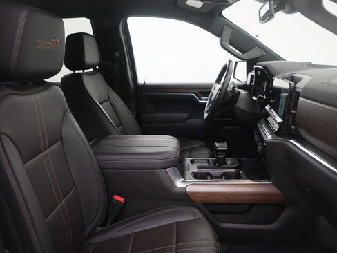 Used 2023 Chevrolet Silverado 1500 High Country image 11