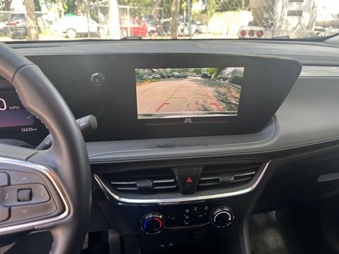 Used 2025 Buick Encore GX Preferred image 17