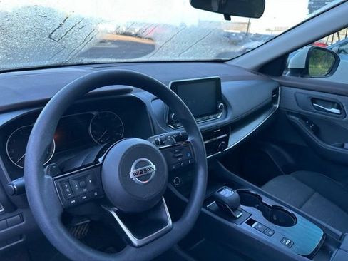 Used 2021 Nissan Rogue SV FWD image 9