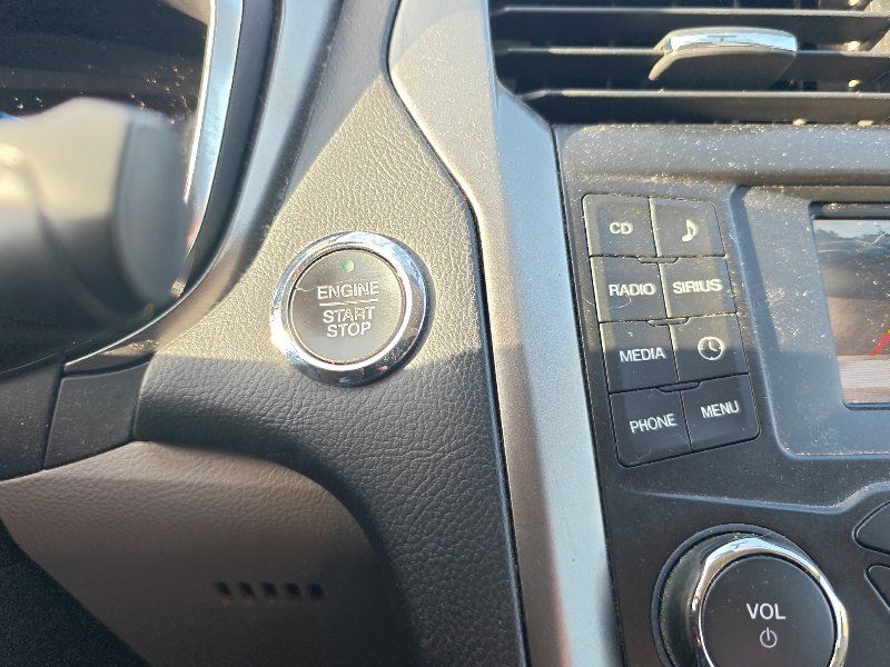 Used 2017 Ford Fusion SE FWD image 15