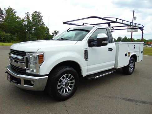 Used 2018 Ford F350 XL w/ Power Equipment Group RWD image 19