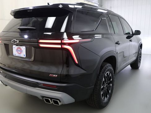 Used 2024 Chevrolet Traverse Z71 w/ Enhanced Driving Package AWD/4WD image 21